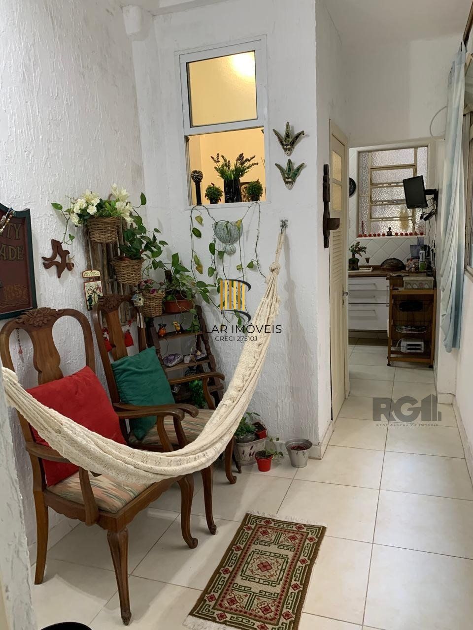   Ótimo apartamento 3 dormitórios, de frente com sacada, bairro Cidade Baixa- Porto Alegre