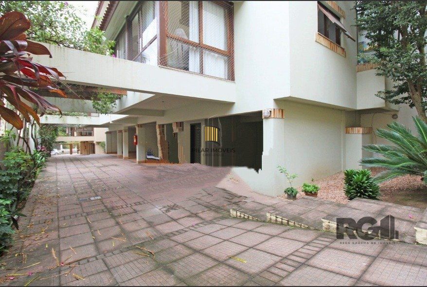 Casa com 3 quartos, suite e 2 vagas garagem!