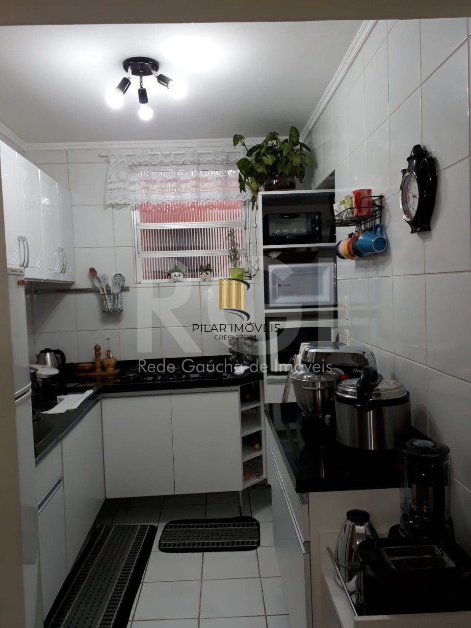 Apartamento com 3 quartos semi mobiliado próximo do Bourbon  Country!