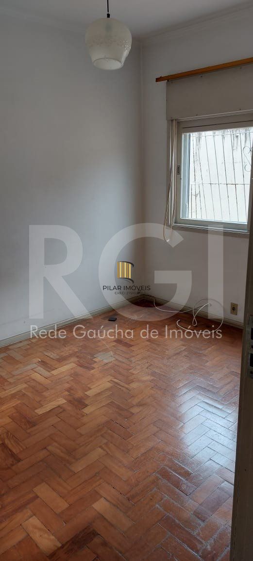 Apartamento com 3 quartos, 2 banheiros, desocupado e 1 vaga!
