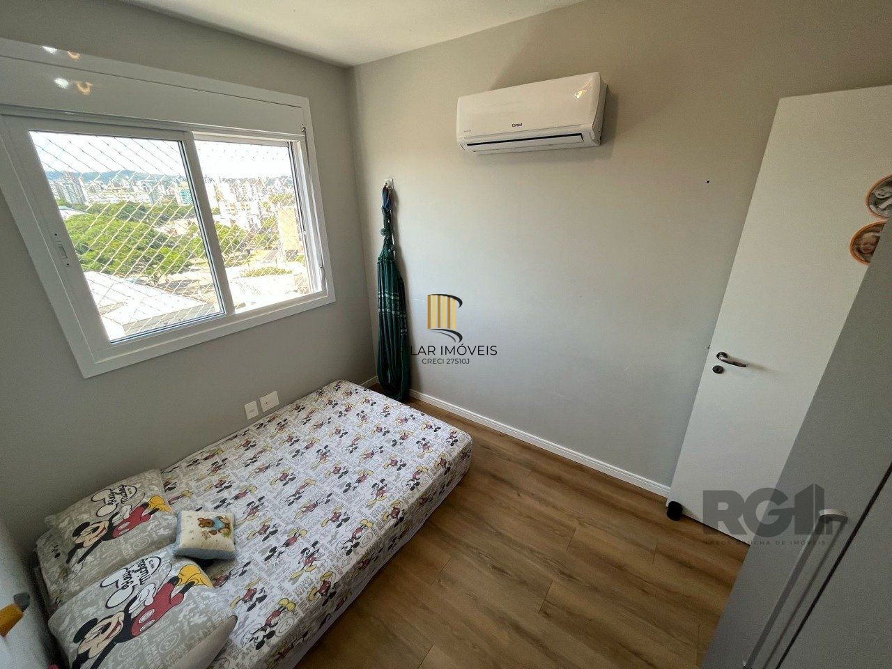 Apartamento 2 quartos, suíte e garagem na Cidade Baixa.