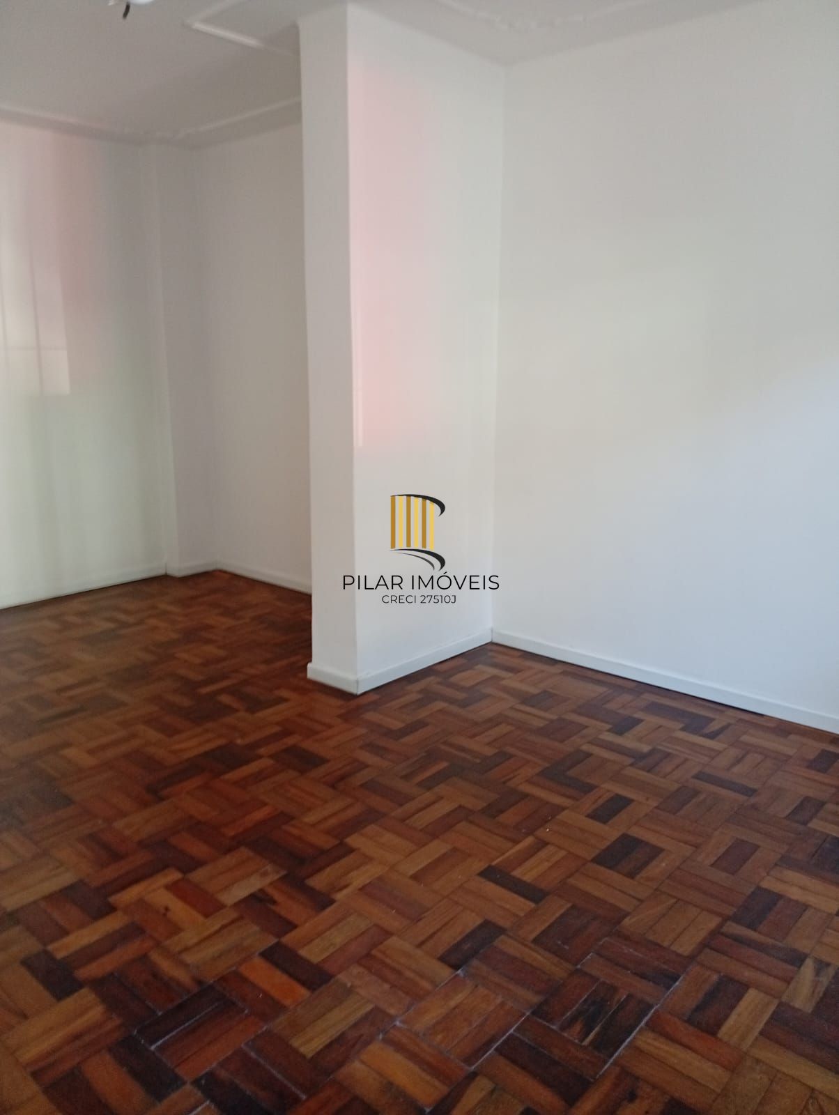 Apartamento térreo,  2 quartos, pátio, desocupado no bairro Cidade Baixa