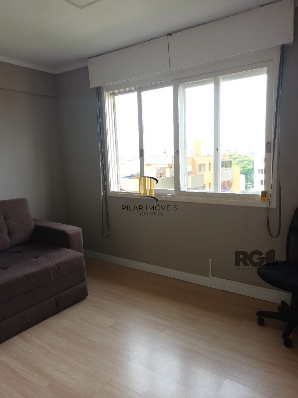 Apartamento 2 quartos, garagem semi mobiliado!