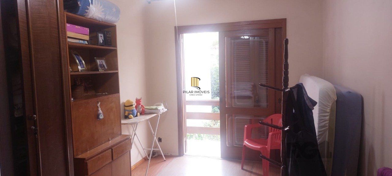 Casa 3 dormitórios no bairro Medianeira
