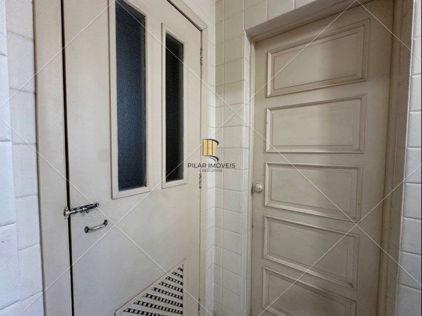 Apartamento 2 quartos, desocupado, andar alto na cidade Baixa!