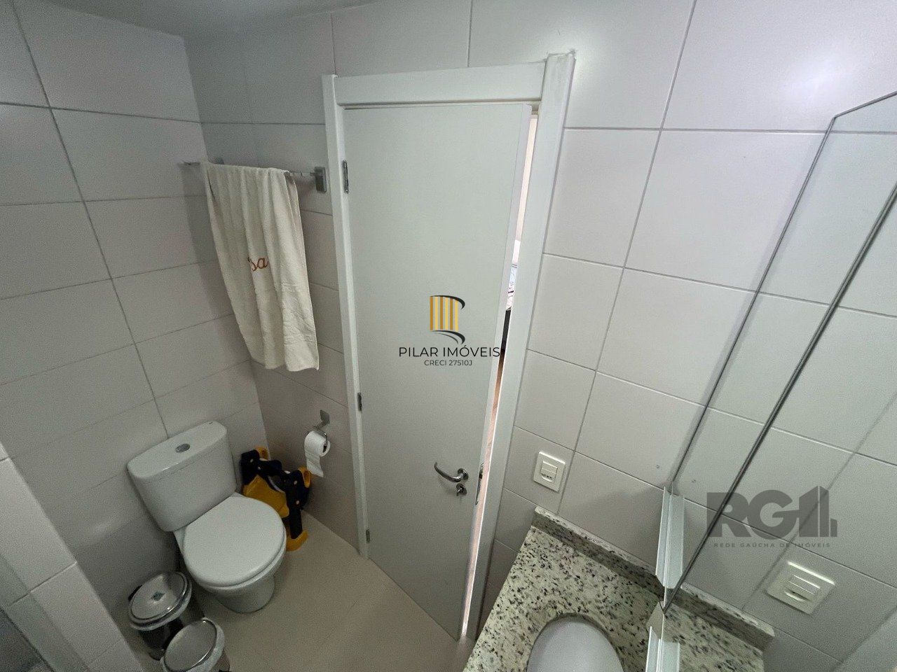 Apartamento 2 quartos, suíte e garagem na Cidade Baixa.
