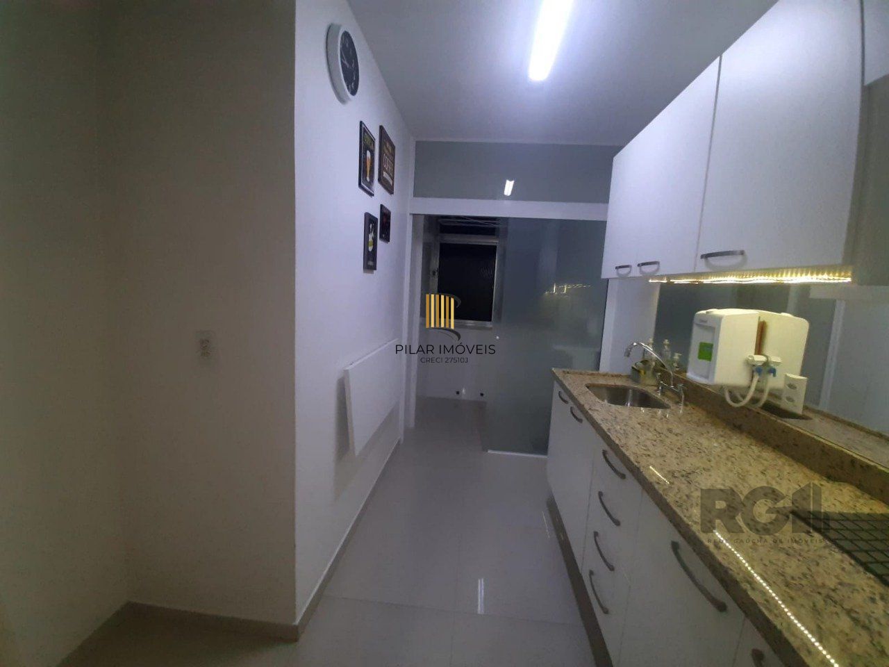  Apartamento 2 dormitórios, de frente 100% reformado bairro Cidade Baixa- Porto Alegre