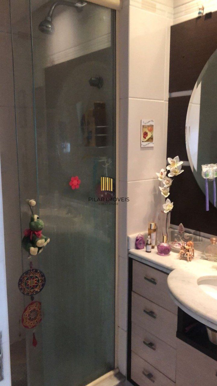 Excelente apartamento 2 quartos, suite e garagem na Cidade Baixa!