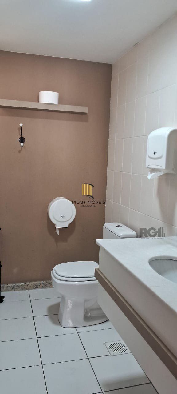 Apartamento 02 dormitórios alto padrão, bairro São João, com 02 vagas cobertas 