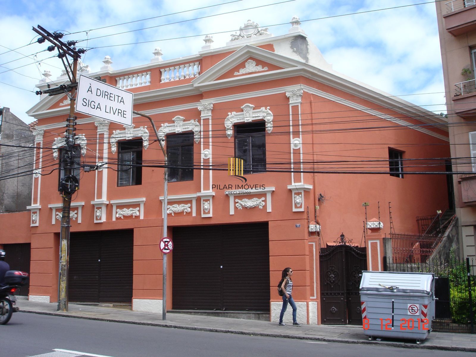 Pavilhão 3 dormitórios no bairro Floresta