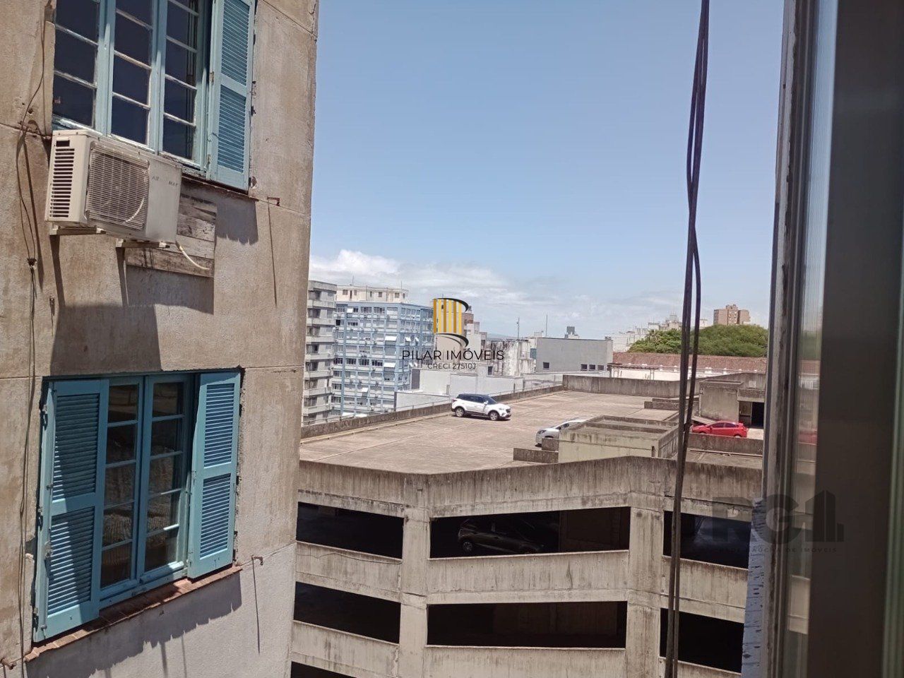 Apartamento com 3 quartos, desocupado no centro histórico.