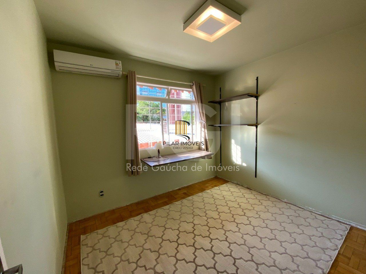 Apartamento 2 quartos com garagem no Menino Deus!