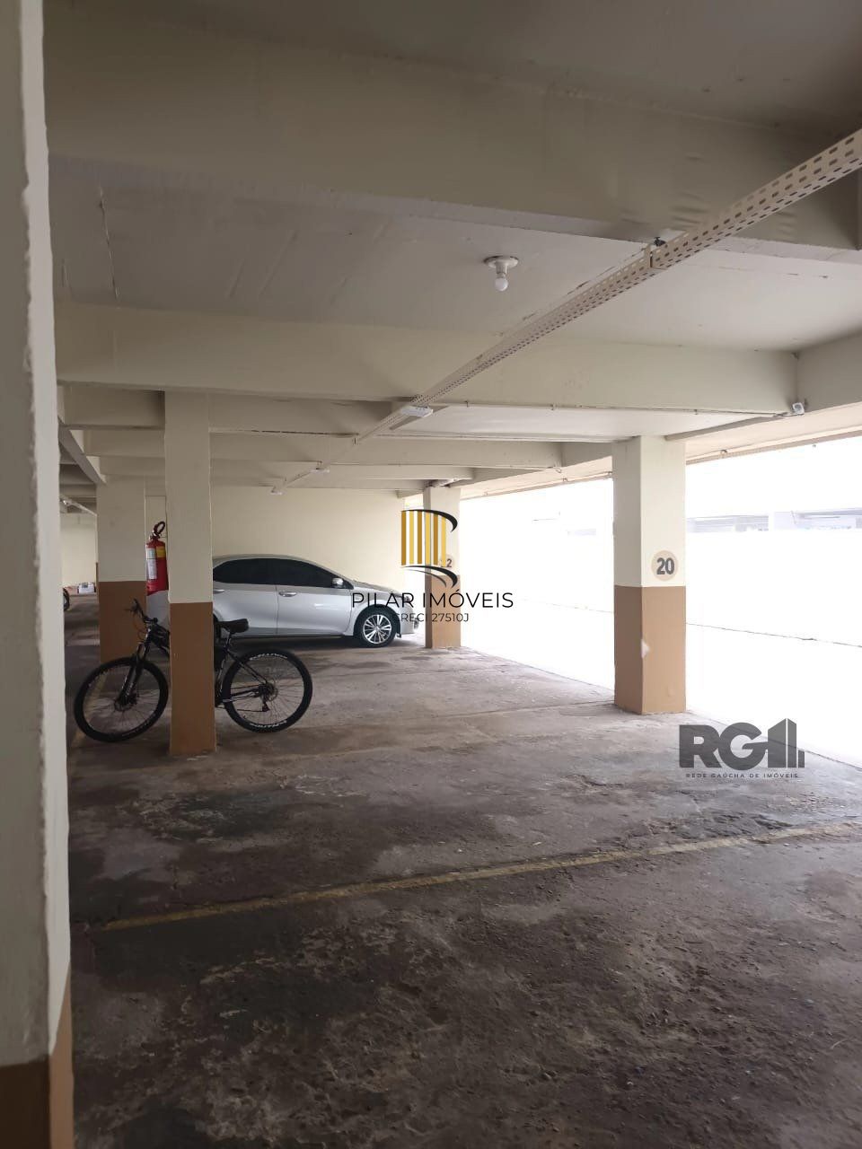 Apartamento 2 quartos, garagem semi mobiliado!