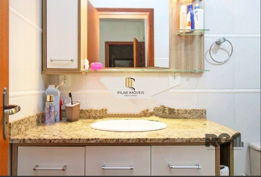 Casa com 3 quartos, suite e 2 vagas garagem!