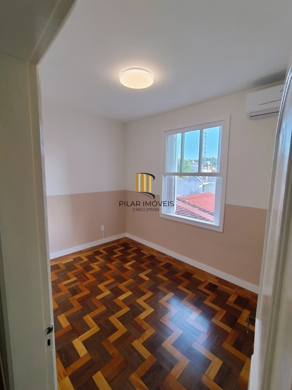 #Vende apartamento  desopcupado com 2 quartos no Menino Deus#