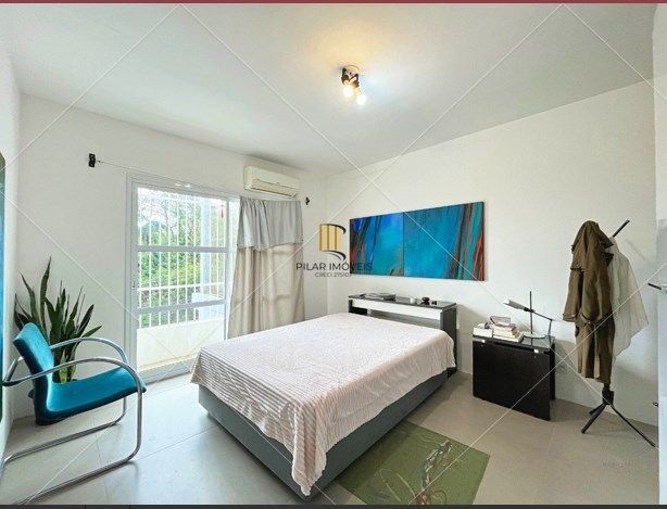 Casa para Venda - 3 dormitórios, sendo 1 suites, 2 vagas - Menino Deus