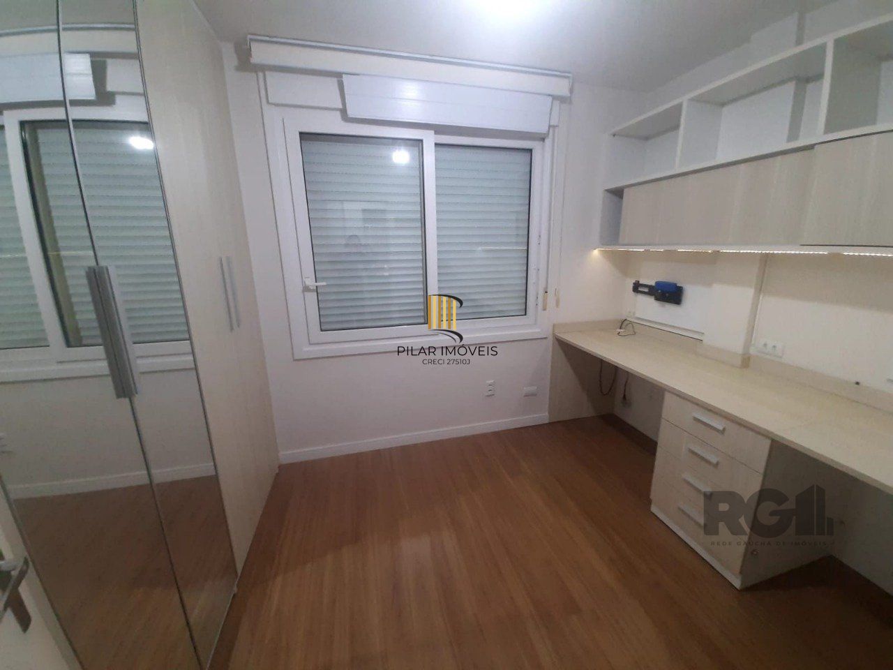  Apartamento 2 dormitórios, de frente 100% reformado bairro Cidade Baixa- Porto Alegre