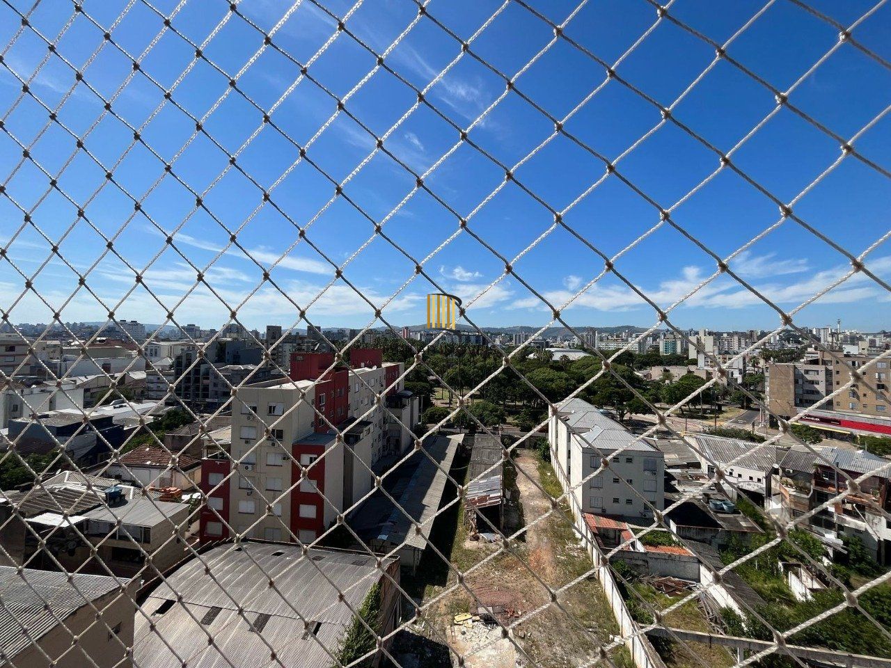 Apartamento 2 quartos, suíte e garagem na Cidade Baixa.