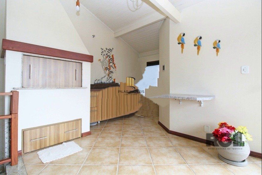 Casa com 3 quartos, suite e 2 vagas garagem!
