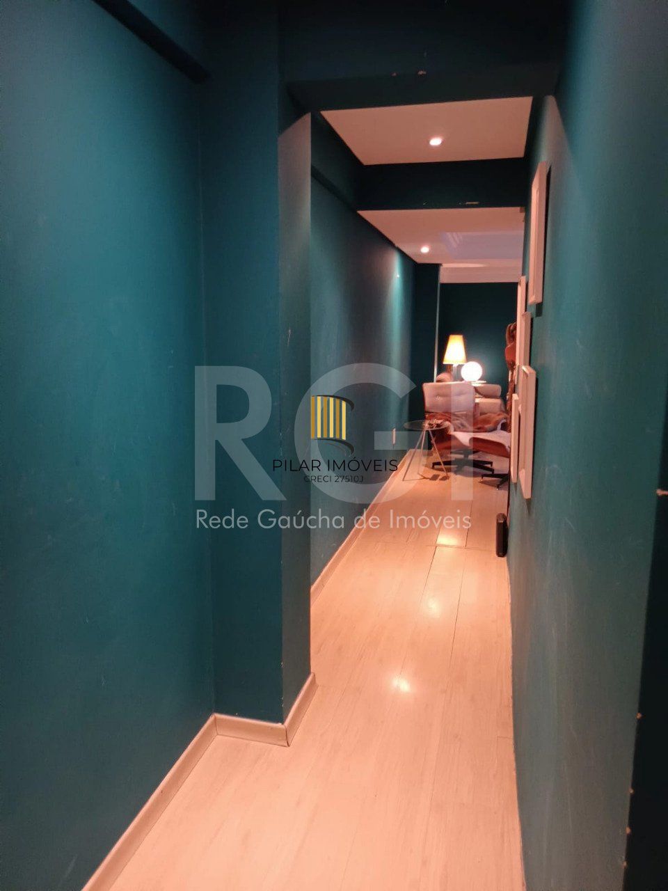 Apartamento  2 quartos, suite, , sacada,   2 quartos,  churrasqueira, semi mobiliado com garagem!