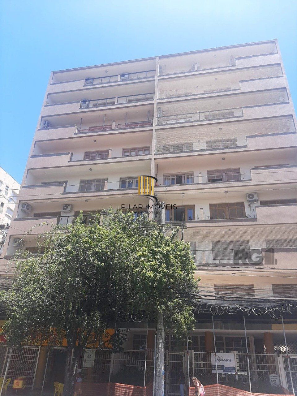 Apartamento  3 dormitórios, de frente com sacada, garagem , elevador, Bairro Cidade Baixa- Porto Alegre - Pilar Imóveis
