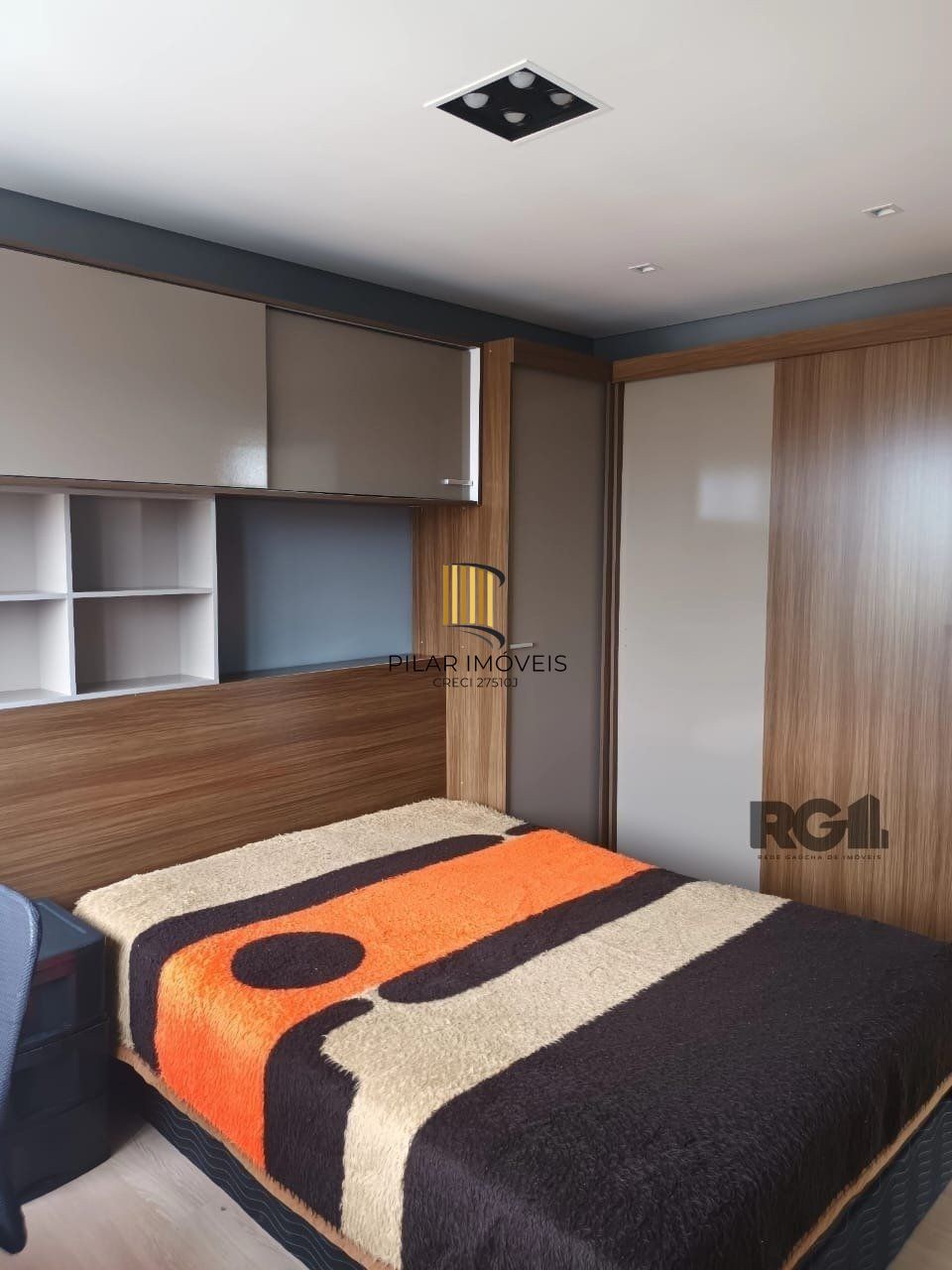 Apartamento 2 quartos, garagem semi mobiliado!