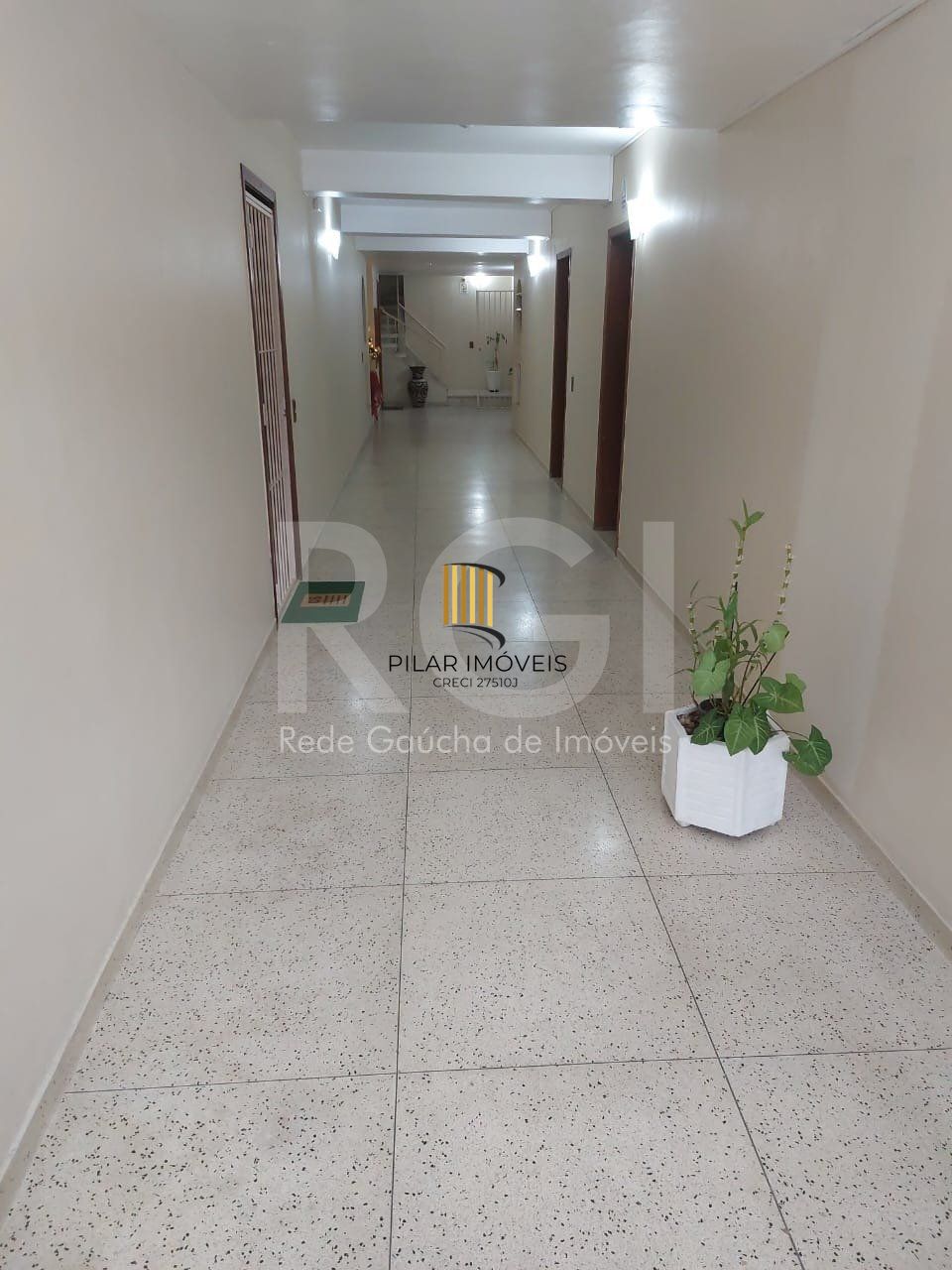Apartamento com 3 quartos, 2 banheiros, desocupado e 1 vaga!