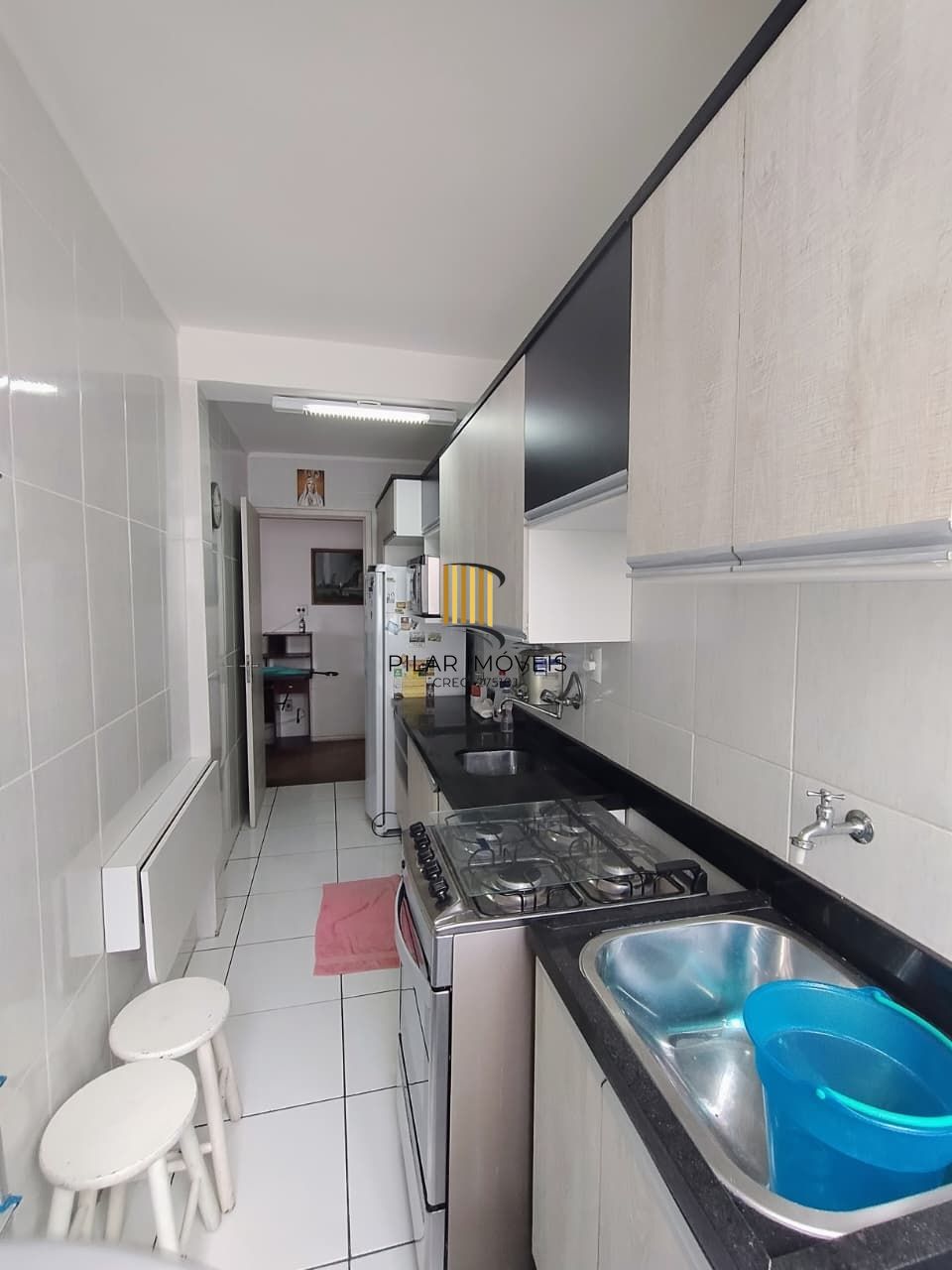 Vende apartamento 1 quarto,  desocupado, andar alto no bairro Cidade Baixa