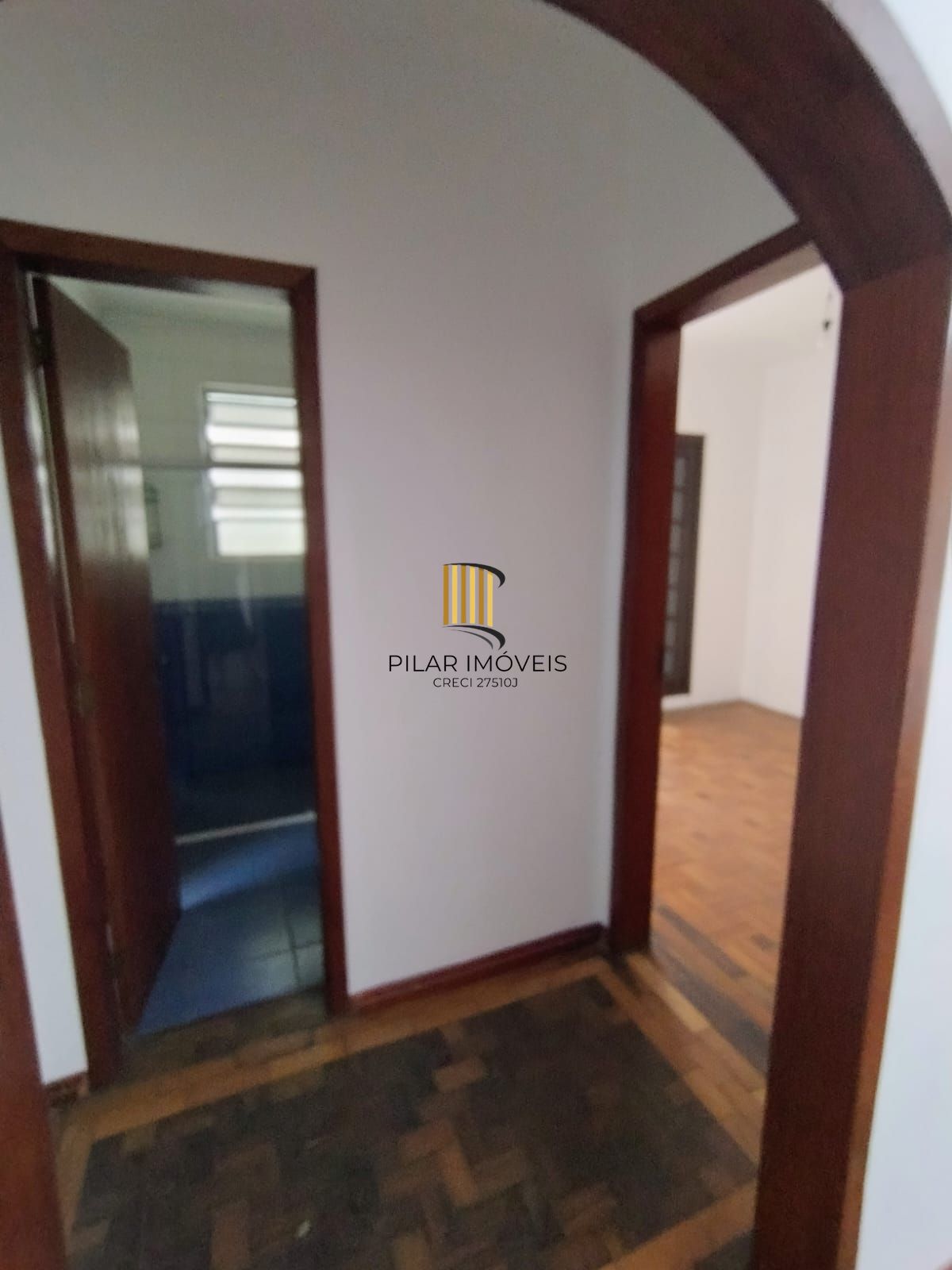 Apartamento térreo 2 quartos com amplo pátio em L no bairro Santana