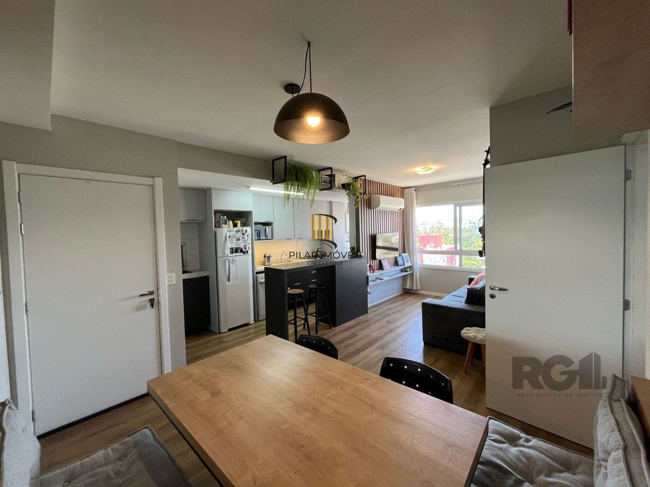 Apartamento 2 quartos, suíte e garagem na Cidade Baixa.