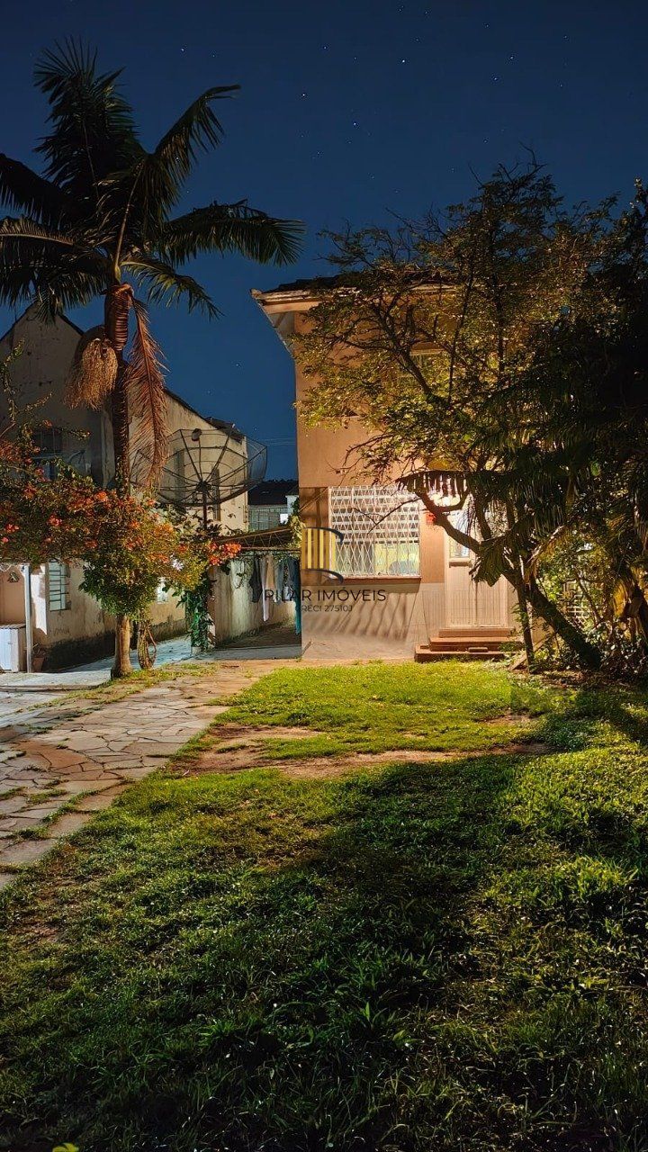 Casa com 3 quartos e 2 garagens no bairro cidade Baixa!