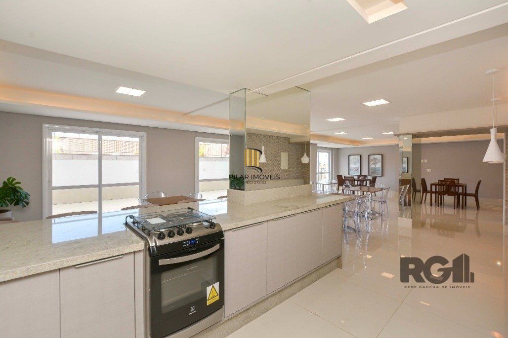 Apartamento 2 quartos, suíte e garagem na Cidade Baixa.
