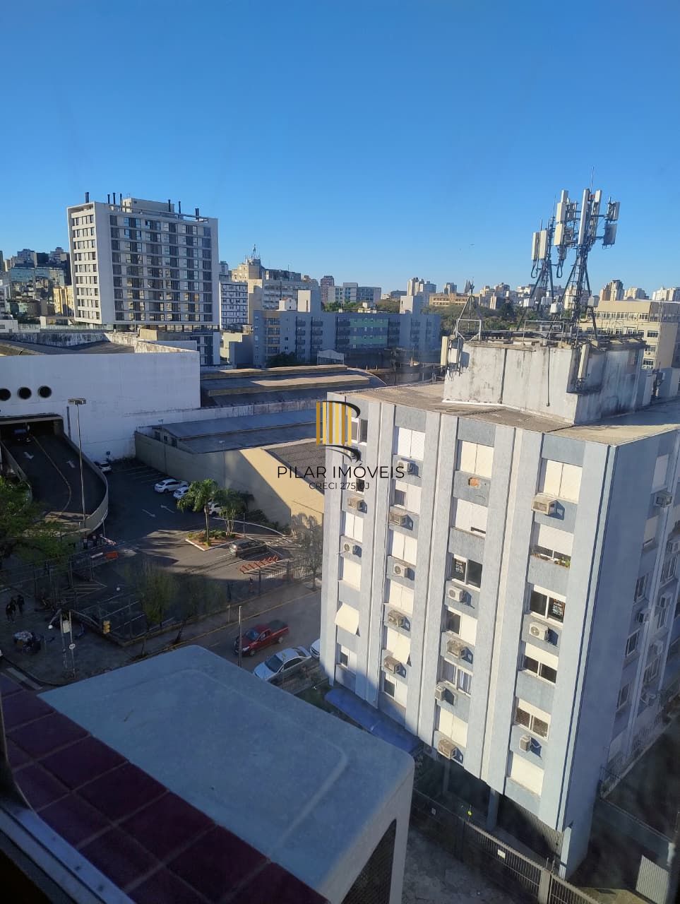 Apartamento 2 quartos, sacada com churrasqueira e  garagem no bairro Cidade Baixa