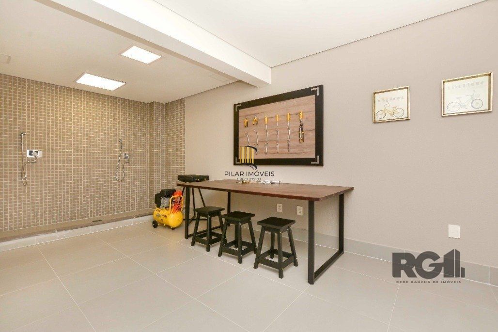 Apartamento 2 quartos, suíte e garagem na Cidade Baixa.