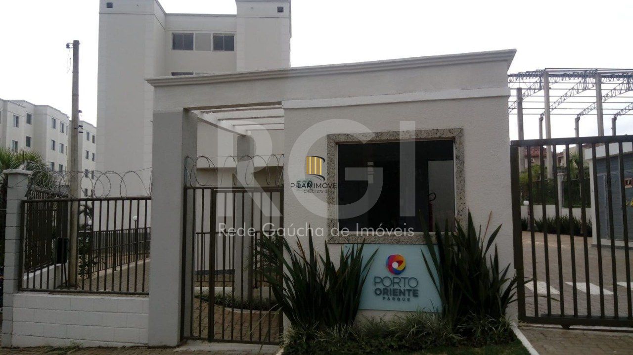 Apartamento com 2 quartos , 1 vaga em condominio fechado com portaria.