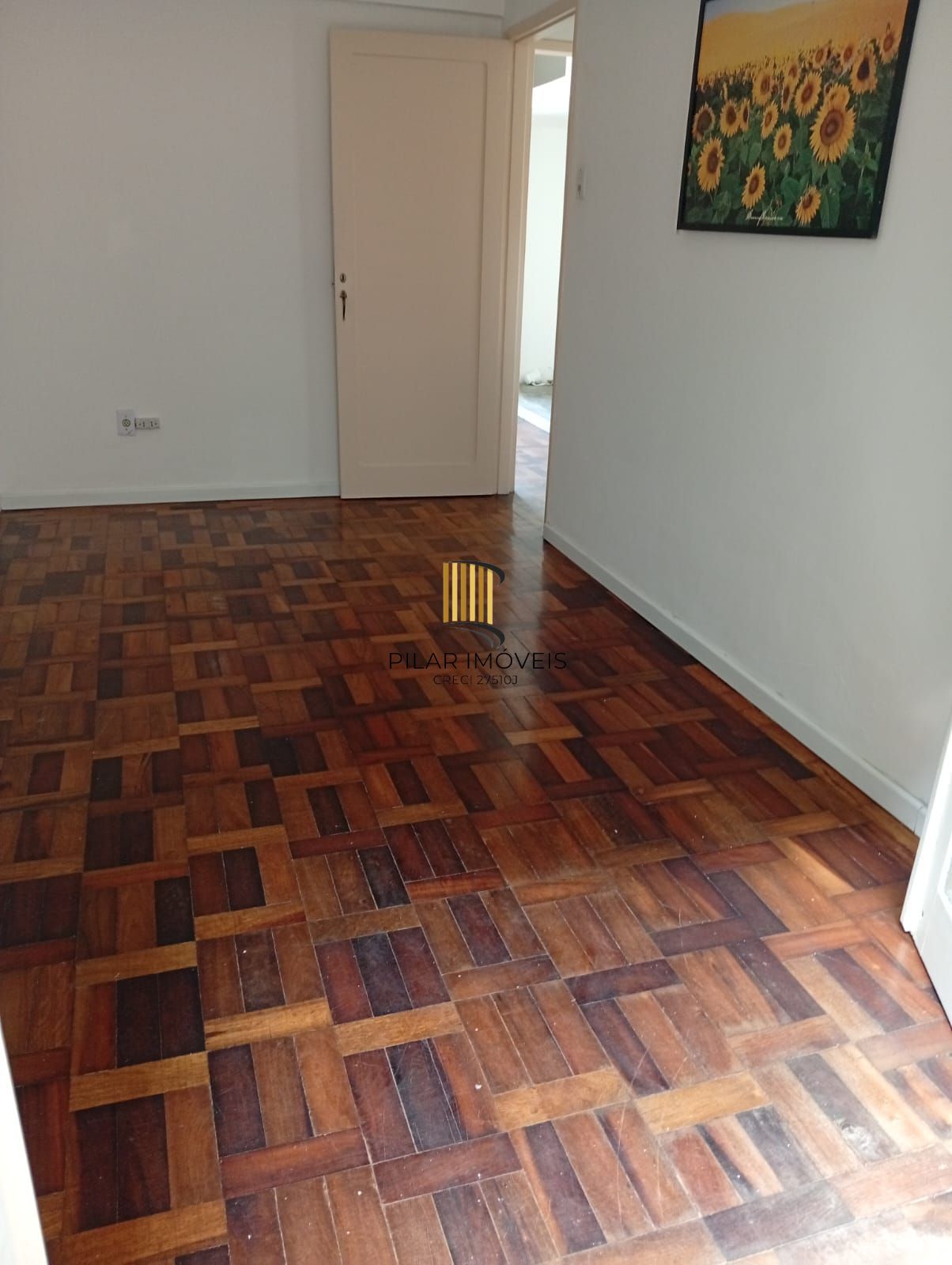 Apartamento térreo,  2 quartos, pátio, desocupado no bairro Cidade Baixa