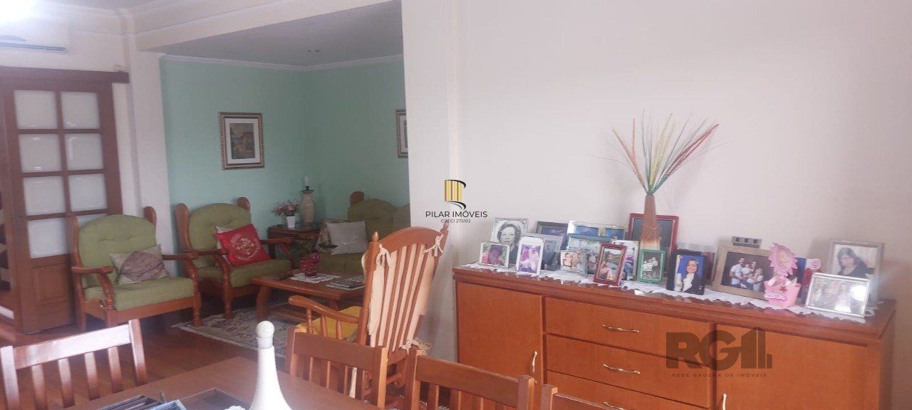 Casa 3 dormitórios no bairro Medianeira