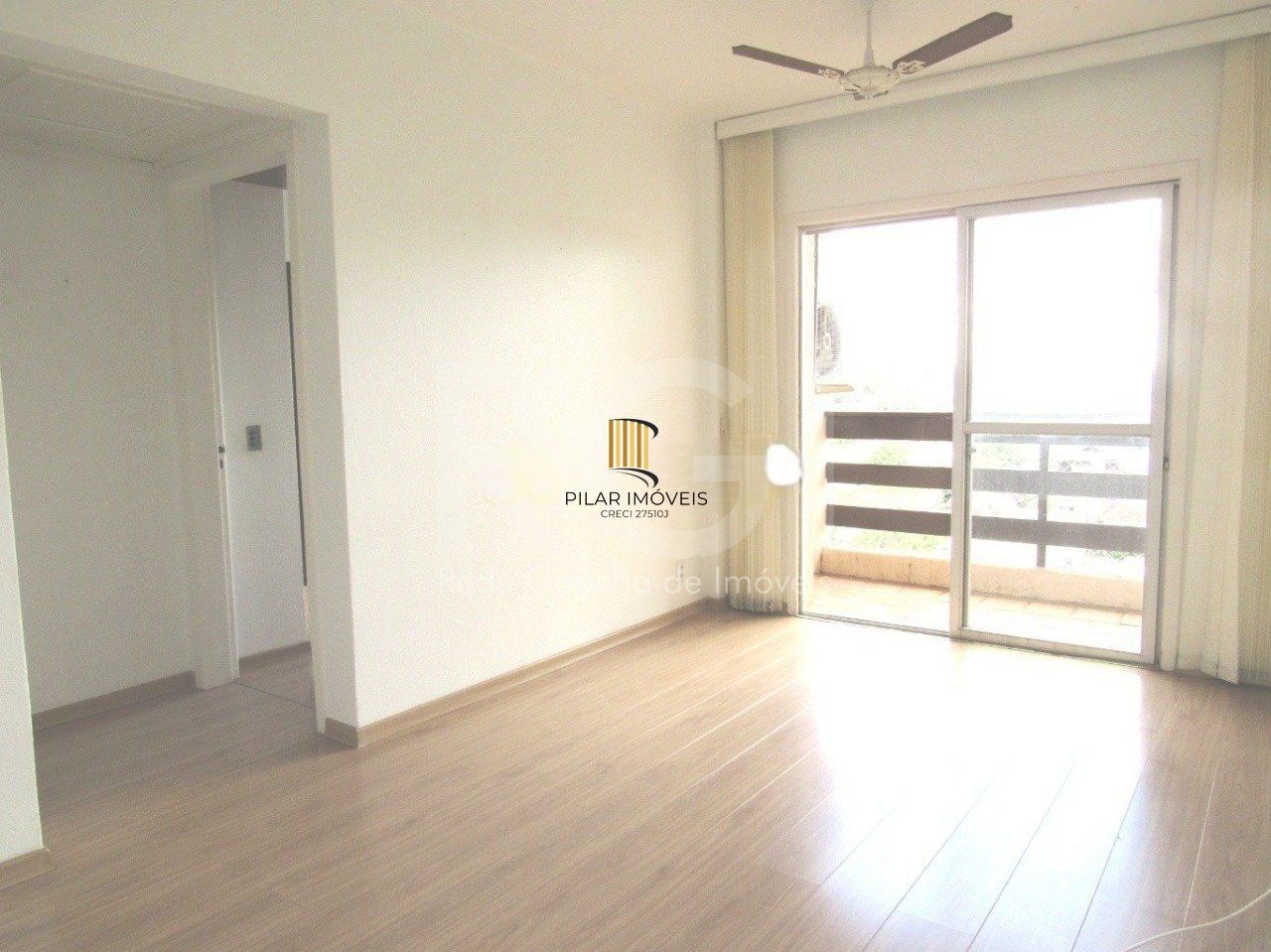 Apartamento 1 quarto com sacada e garagem!