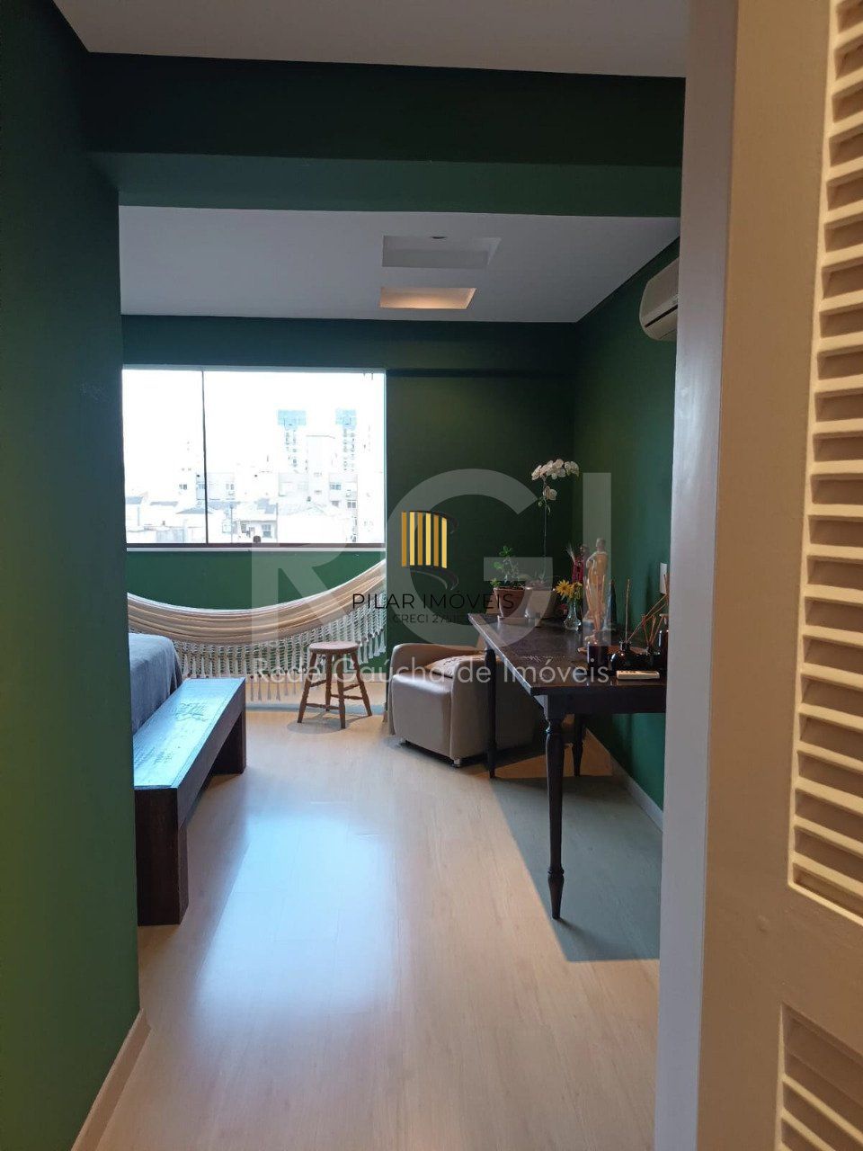 Apartamento  2 quartos, suite, , sacada,   2 quartos,  churrasqueira, semi mobiliado com garagem!