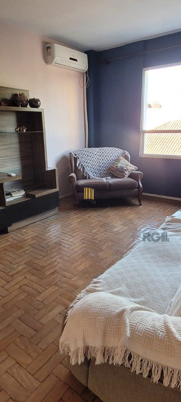   Ótimo apartamento 3 dormitórios, de frente com sacada, bairro Cidade Baixa- Porto Alegre
