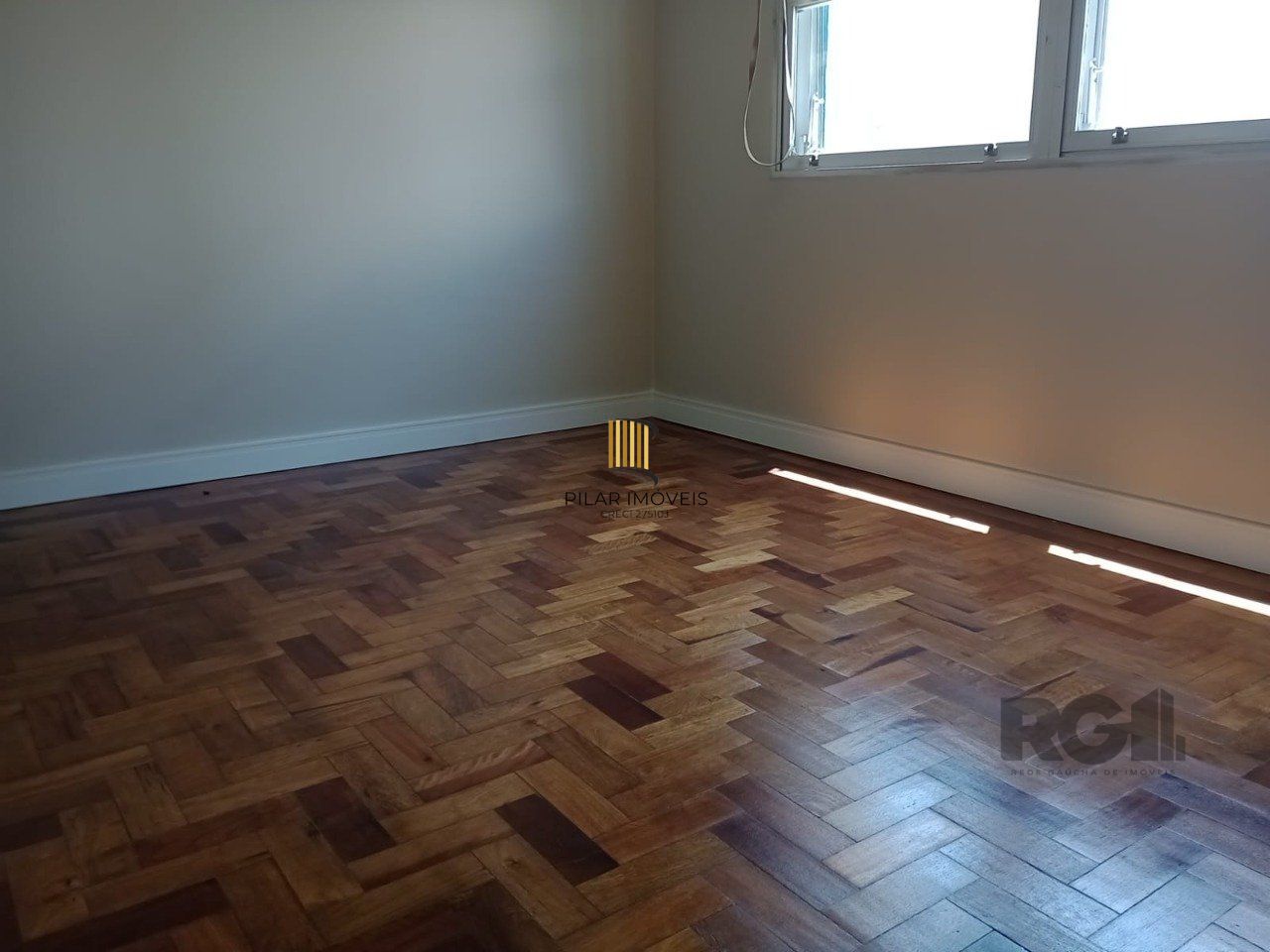 Apartamento com 3 quartos, desocupado no centro histórico.