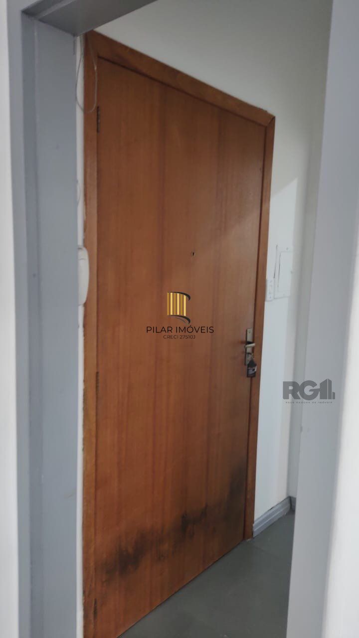 Apartamento térreo jk no miolo do Menino Deus!