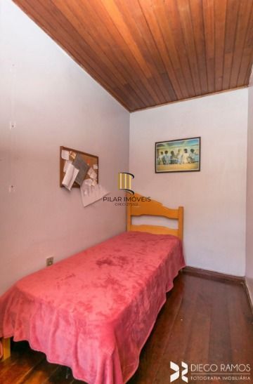 Casa para Venda - 190m², 4 dormitórios, sendo 1 suites, 2 vagas - Partenon