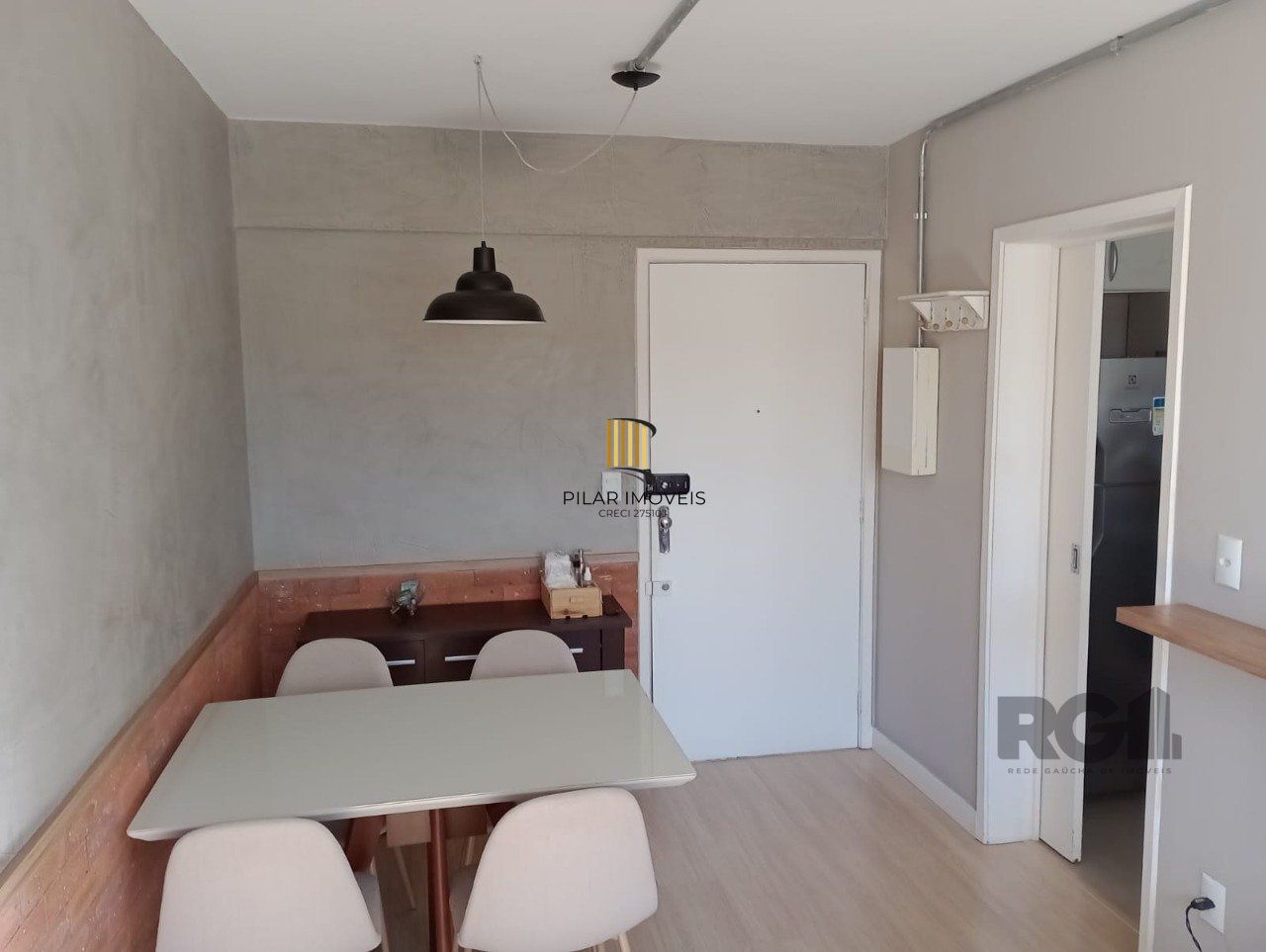 Apartamento 2 quartos, garagem semi mobiliado!