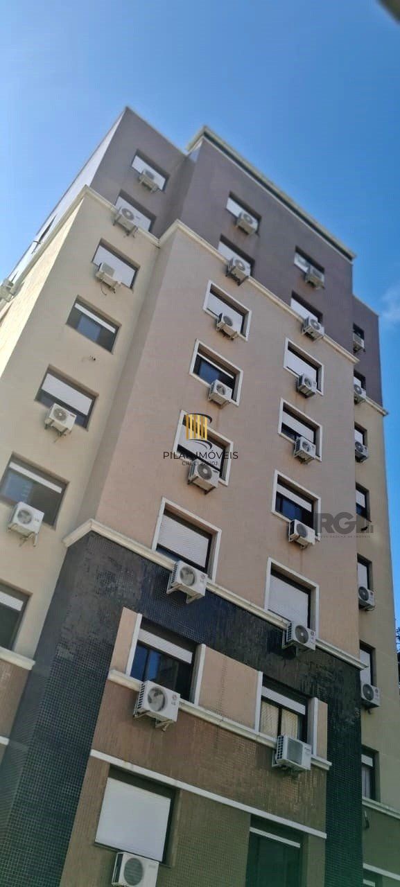 Apartamento 02 dormitórios alto padrão, bairro São João, com 02 vagas cobertas 