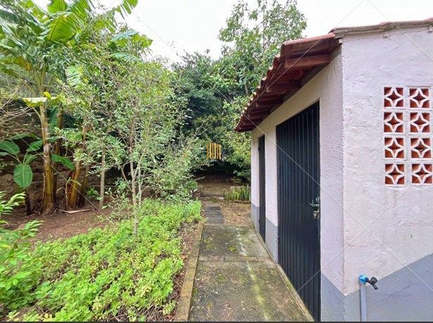 Casa para Venda - 3 dormitórios, sendo 1 suites, 2 vagas - Menino Deus