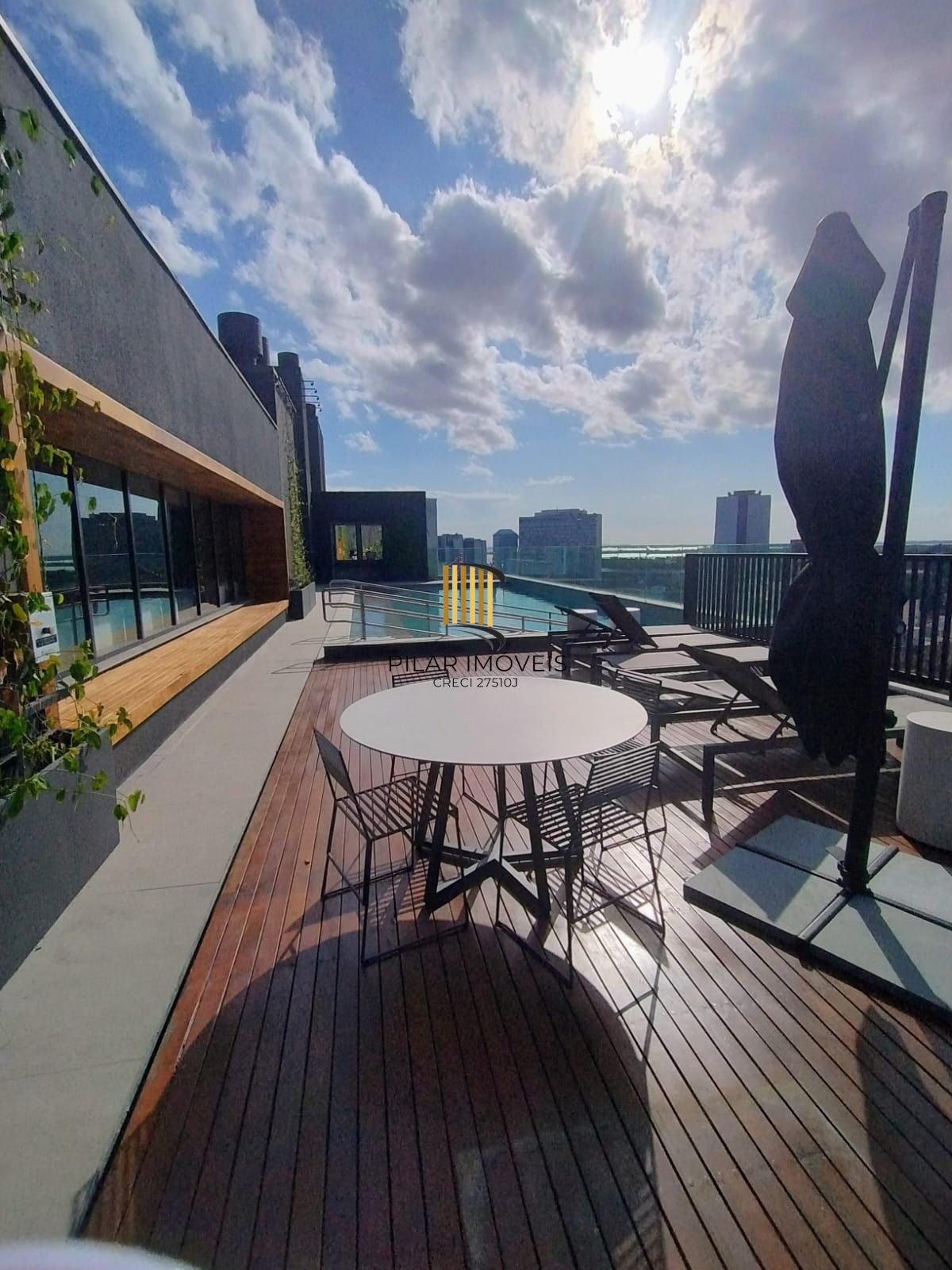 Apartamento 1 quarto novo com garagem na Cidade Baixa