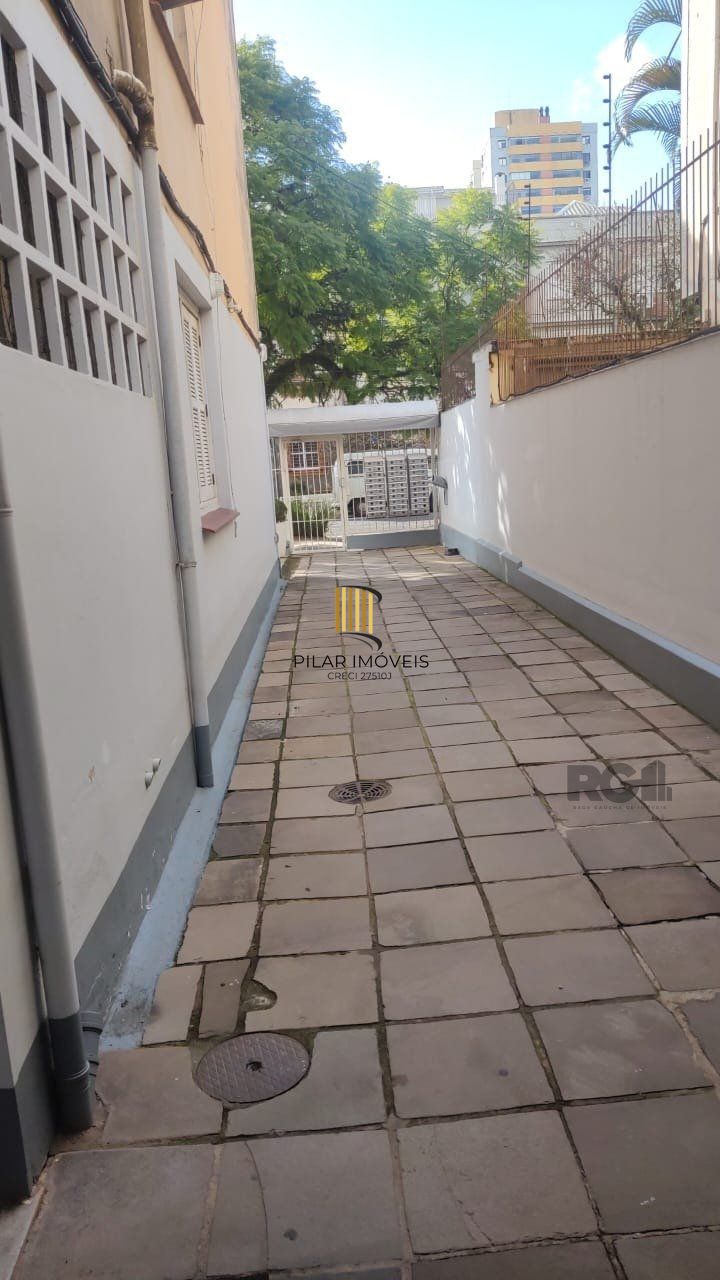 Apartamento térreo jk no miolo do Menino Deus!