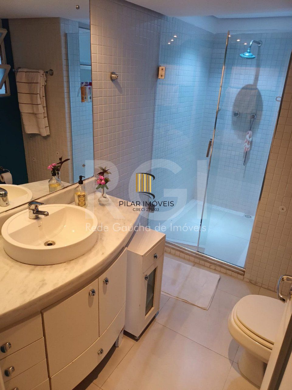 Apartamento  2 quartos, suite, , sacada,   2 quartos,  churrasqueira, semi mobiliado com garagem!