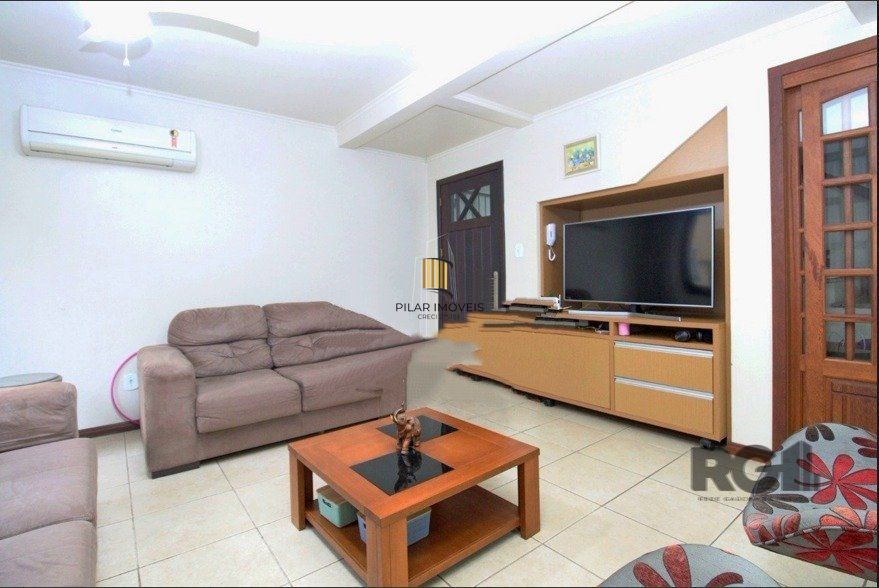 Casa com 3 quartos, suite e 2 vagas garagem!